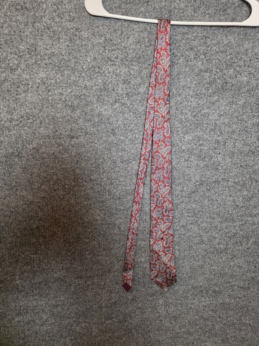 Vintage Royal Knight Burgundy All Silk Paisley Tie Academia Dapper